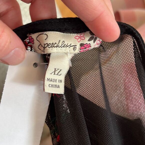 Speechless Black Mesh Embroidered Floral Bell Sleeve Top Women's XL - Picture 5 of 5